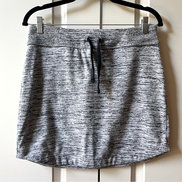 Athleta Dresses & Skirts - Like New Athleta Gray Sweatshirt Material Mini Skirt - Sz Small Tall ST